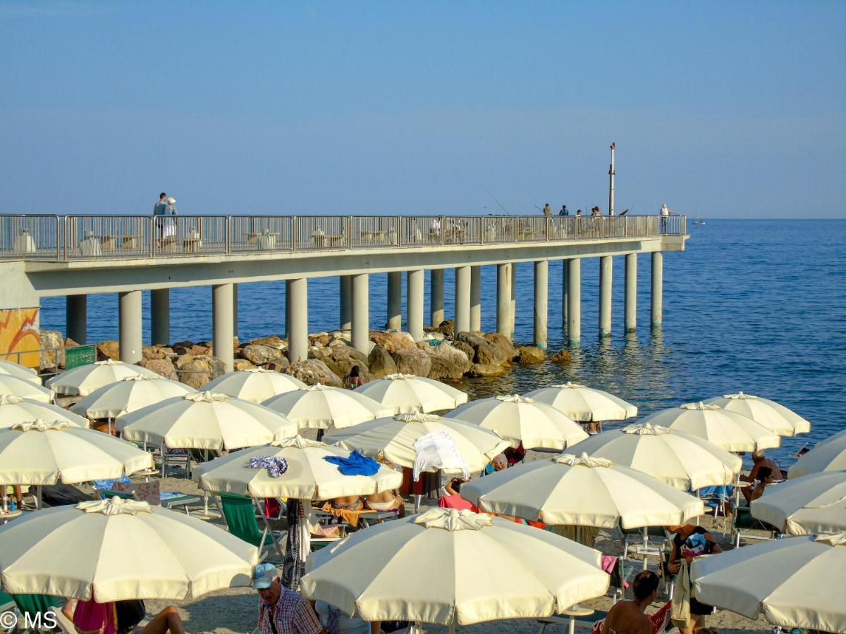 Pietra Home, Posto Auto, Ac ,Wifi, 150Mt Dal Mare Pietra Ligure Exterior foto